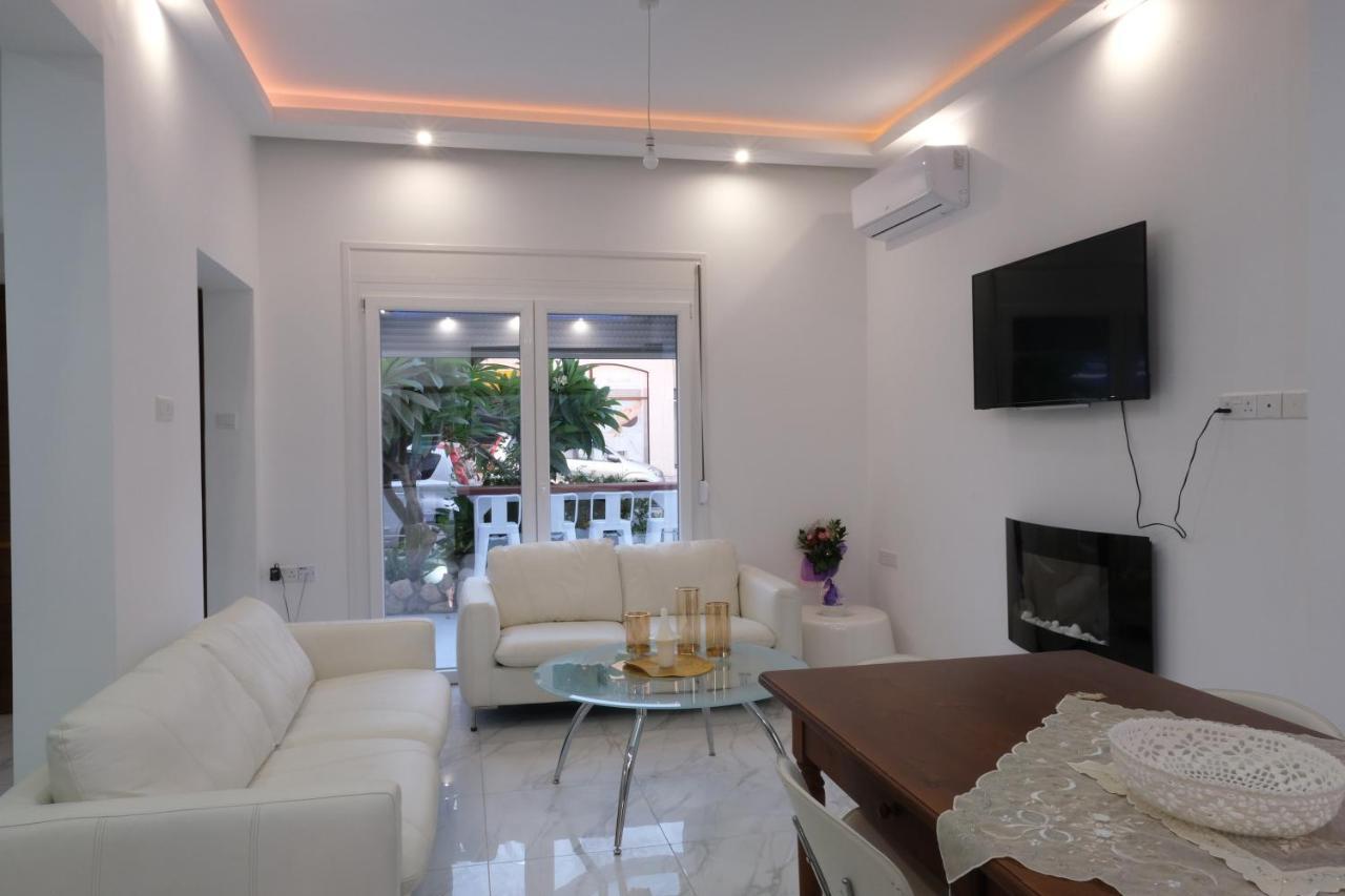 Luxury Fani House Next To Harbor Area With Jacuzzi Apartment Paphos Luaran gambar